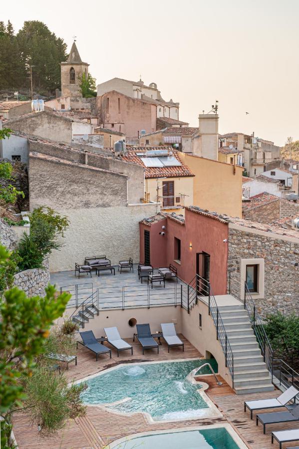 Gratteri Resort 4*